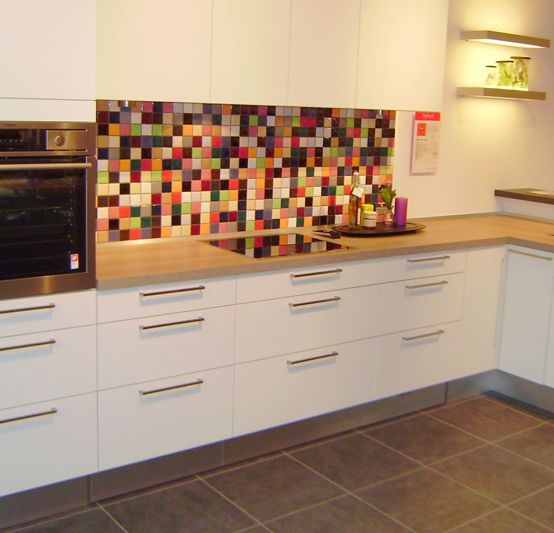 Mosaikfliesenspiegel in der Küche